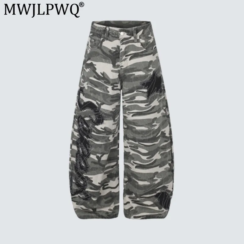MWJLPWQ American-Style Camouflage Wide-Leg Jeans Male Raw Edges Star Patches Distressed Loose Street-Style Straight Pants 20430