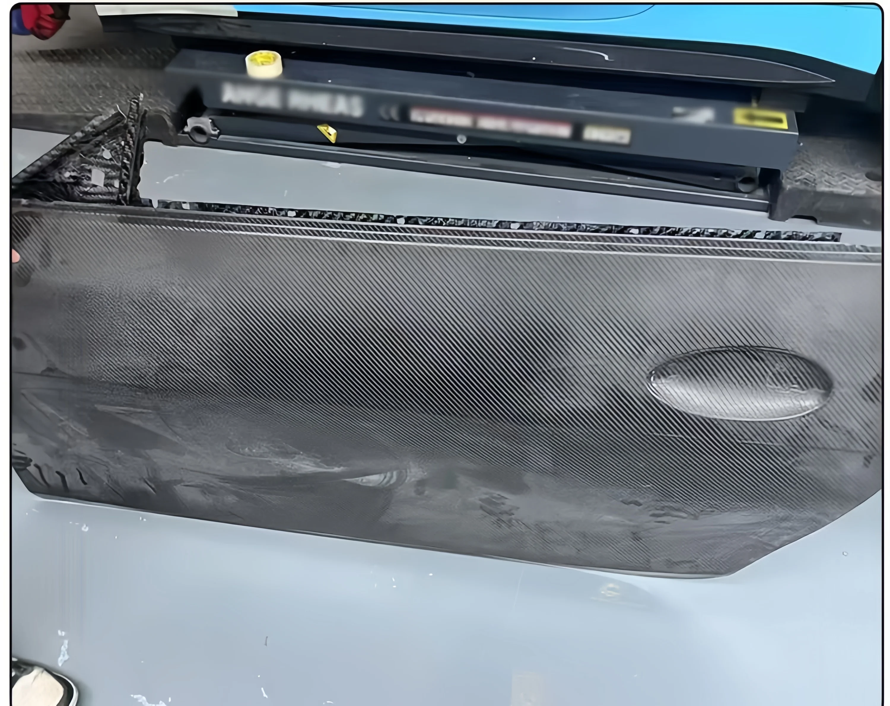 أبواب سيارة من ألياف الكربون الجافة الحقيقية عالية الأداء مناسبة للوحة باب ألياف الكربون الجافة BMW M4 G82