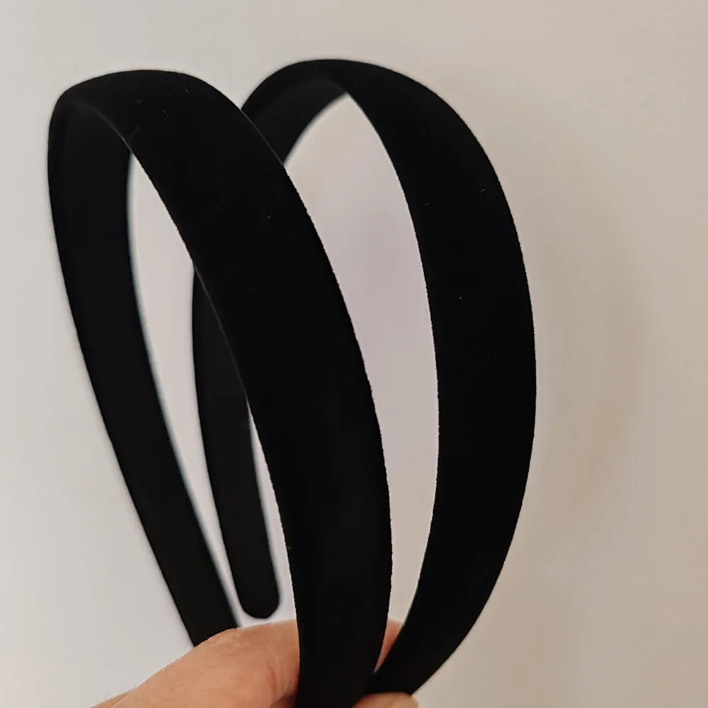 2 Stück europäisches und amerikanisches rotes schwarzes Samt-Stirnband für Damen und Mädchen, elegantes Haarband für Urlaub, Party, Haarschmuck – Detail 5