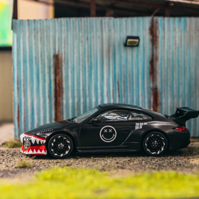 

TARMAC 1:64 Scale Old & New 997 Alloy Simulation Car Model Static Collection Decoratede Holiday Gifts Toys Souvenir Gift