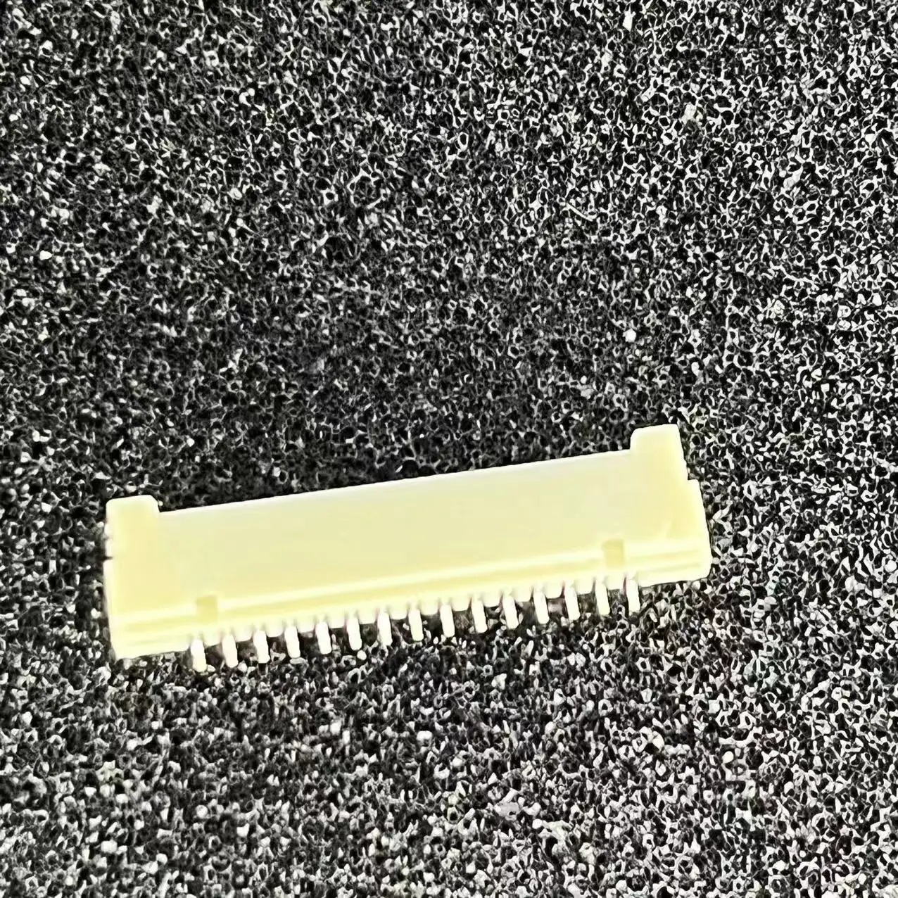 DF14A-15P-1.25H(25) Conn Shrouded Header HDR 15 POS 1.25mm Solder RA SMD New Original In Stock