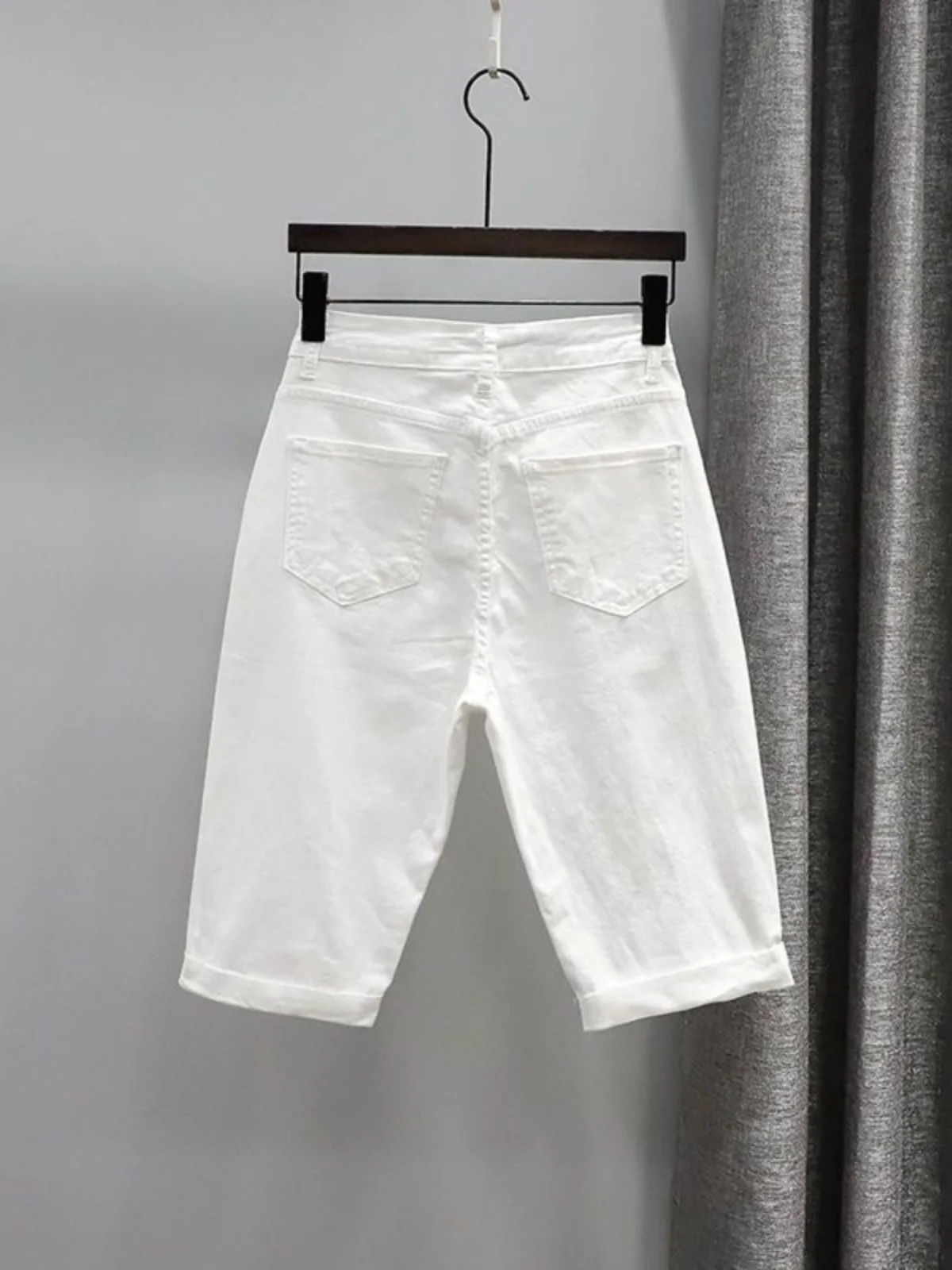 White Denim Casual Five Quarter Pants Sequins Versatile Flowers Loose Straight Leg Pants 2025 Summer New Women's Clothing
