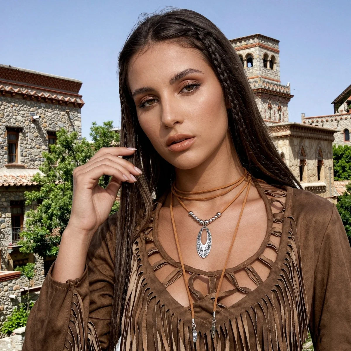 Ethnische Tribal-Halskette in Antiksilber-Optik mit Spiralmuster, Hohlem Oval-Anhänger und Braunem Lederband für Damen, Vintage Choker-Schmuck – Detail 7