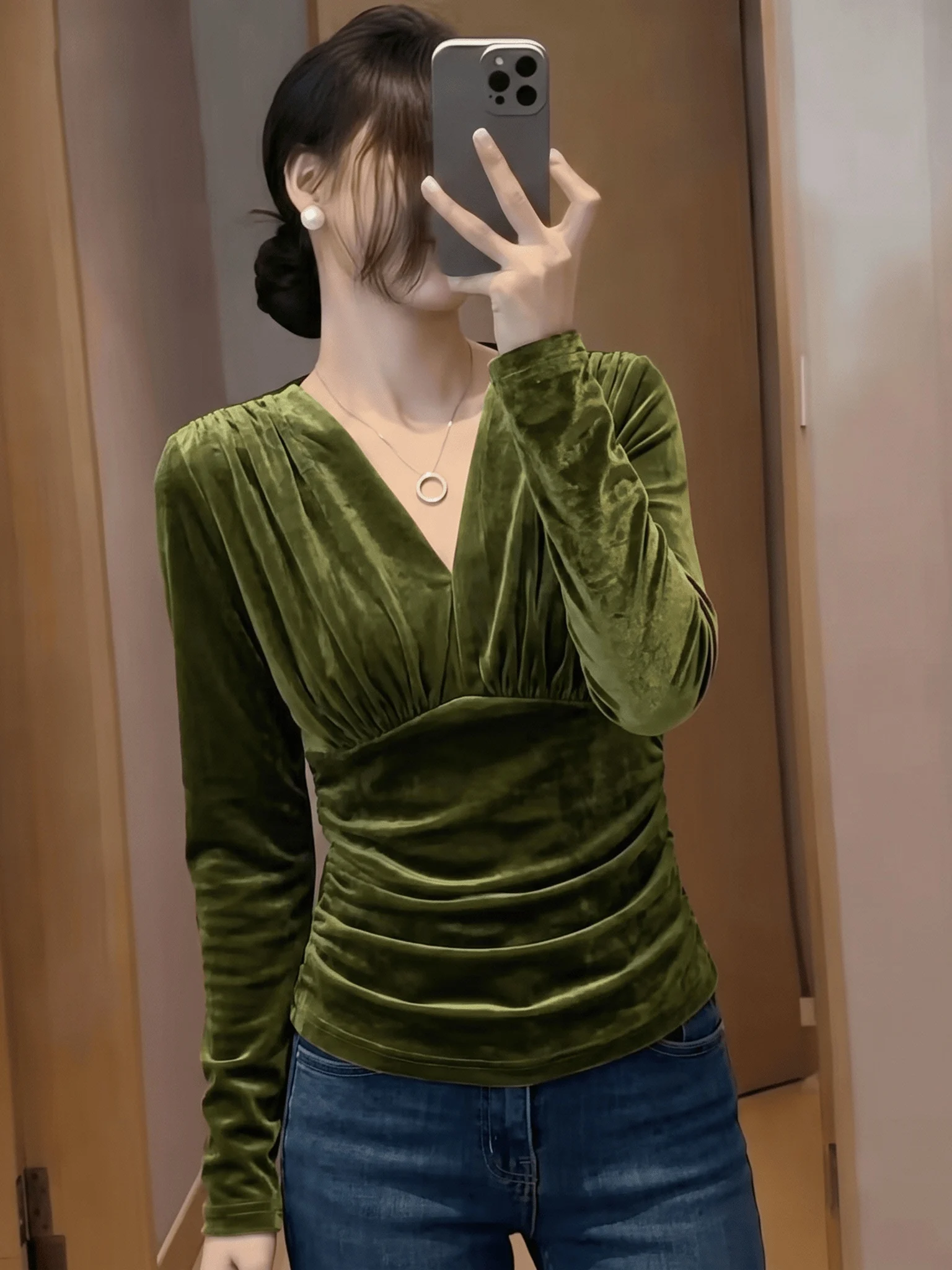 Velvet Long Sleeve T-Shirt Women's Autumn 2026 Slim Fit Design Base Layer Shirt Top Casual Style Universal Size Loose Fit