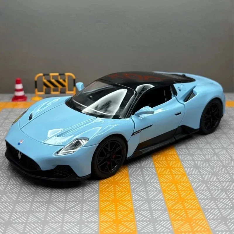 

1:24 Maserati MC20 Supercar Alloy Car Model With Pull Back Sound Light Children Gift Collection Diecast Toy Model Ornaments