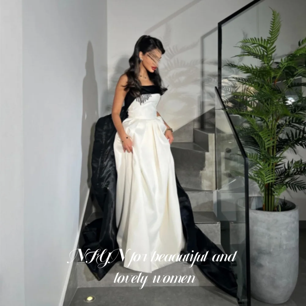 

NFYN Black and White Elegant Formal Gown Strapless Backless Prom Dress Satin A-Line Trailing Evening Dress for Woman Customized