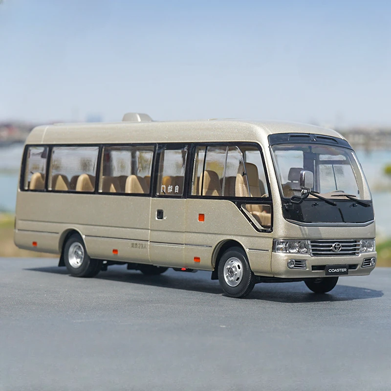 1:24 Bus Model Van Minibus Alloy Door Can Be Opened Car Model Collection Gift