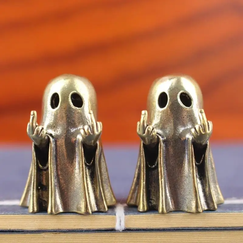 Novelty Middle Finger Ghost Statue 1Pcs Mini Resin Figurine Funny Spooky Halloween Decor for Home Desktop Gift