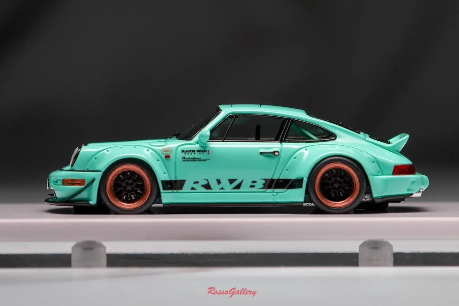 Fuelme 1:64 RWB Series 993 930 964 Victoria Bordeaux Poison Simulation Limited Edition Resin Metal Static Car Model Toy Gift