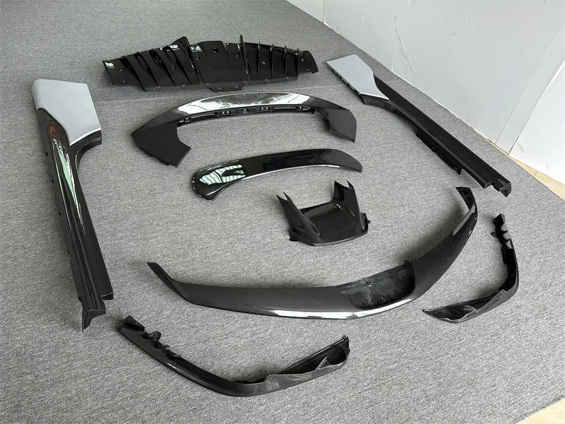 Dry Carbon Body Kit Front Lip Spoiler Rear Diffuser Dry Carbon Car Body Kit for Fer-rari SF90 OEM Style Auto Parts
