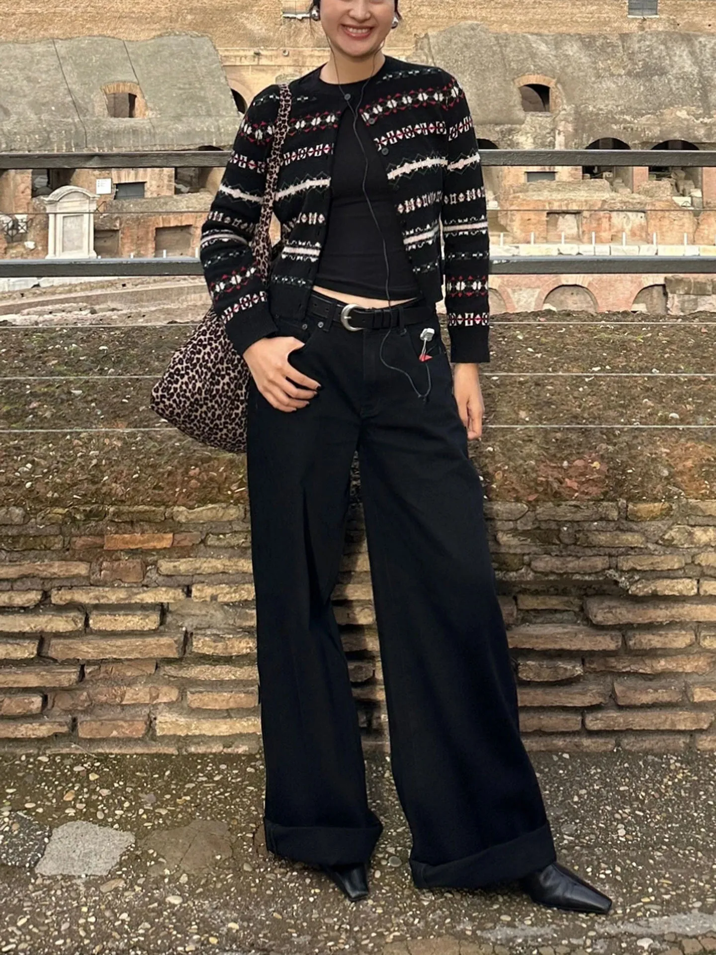 

Aoouiu 005L Loose Wide Leg Black Jeans Casual Long Pants Low Waist Zipper Closure Cotton Blend Ladies Jeans Retro Style