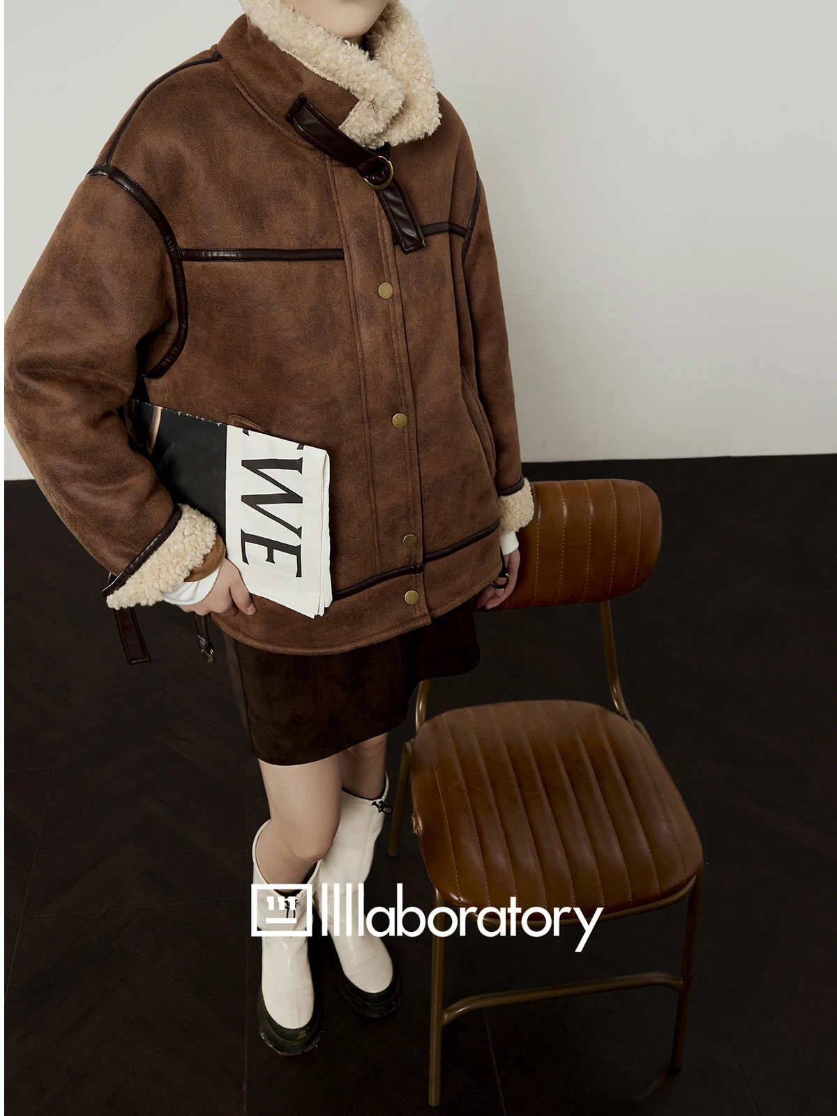 เสื้อโค้ทผู้หญิงสไตล์ลำลอง สีน้ำตาลกาแฟ คอตั้ง แต่งขนเฟอร์ แนวมอเตอร์ไซค์  คอลเลคชั่นใหม่ ฤดูใบไม้ร่วง