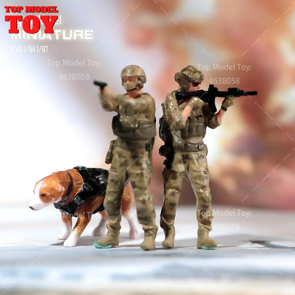 Painted Miniatures 1/64 1/35 1/72 American Modern Soldiers with Guns Dog Scene Props Figures Model Miniature Car Accessory Toy