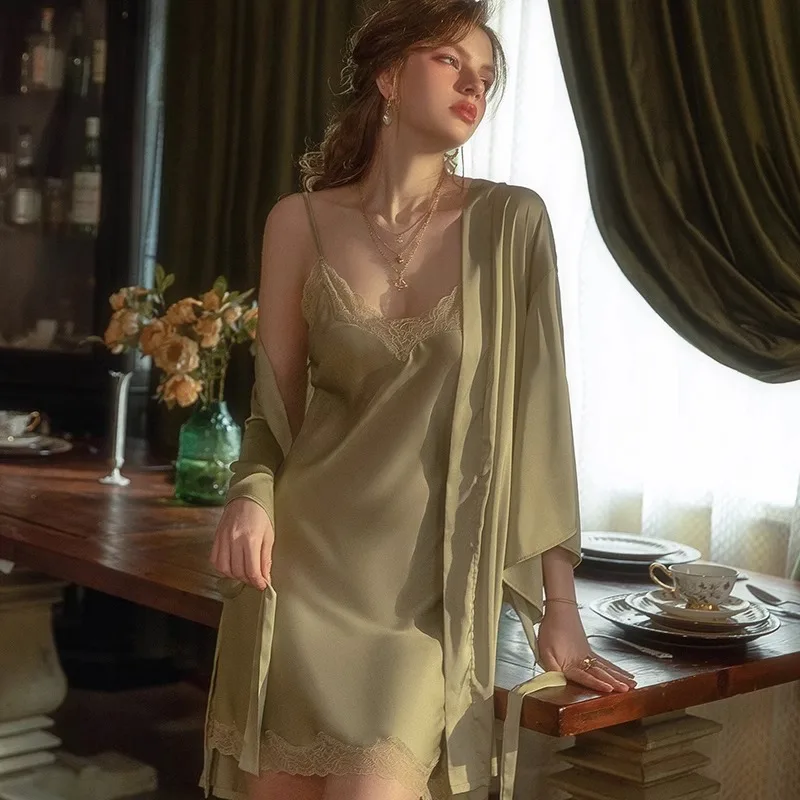 

Женская кружевная ночная рубашка сорочка 2025 года с подушечками на груди, ночная рубашка из ледяного шелка на подтяжках на осень-зиму