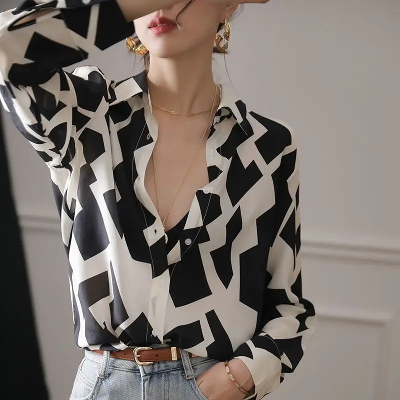 Spring New Fashion Plaid Turn-down Collar Long Sleeve Blouse Ladies Elegant Printing Buttons Loose Shirts Women Clothing Trend