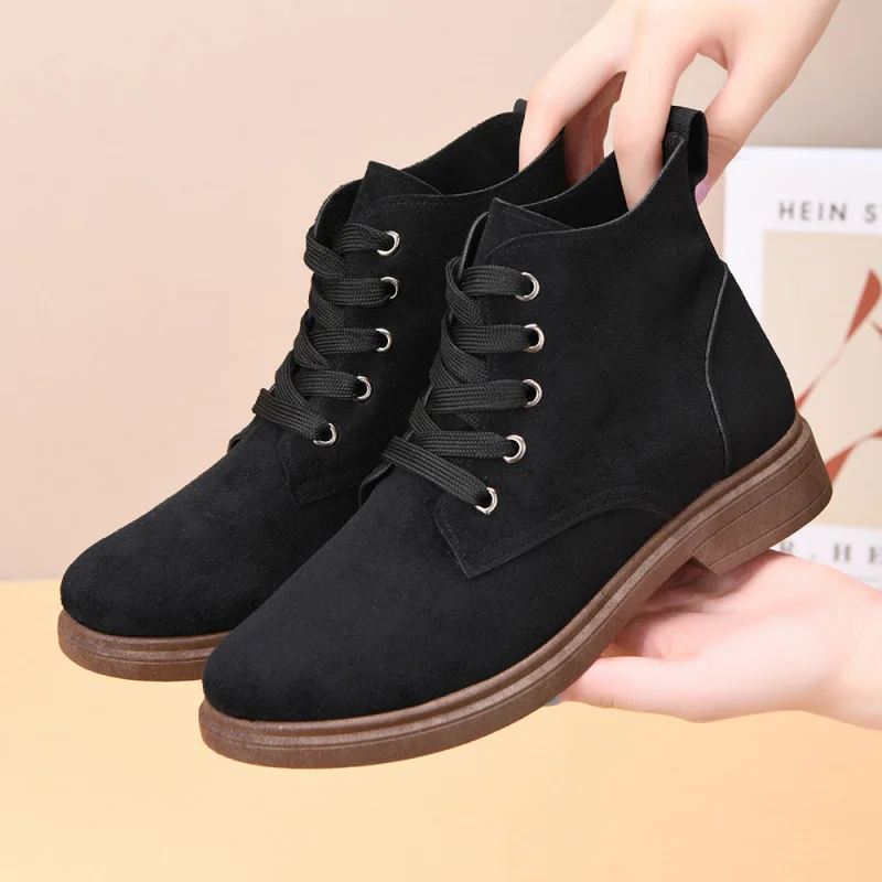 Women's autumn and winter retro women's shoes with soft sole, anti slip cowhide suede workwear boots, mid top leather boots