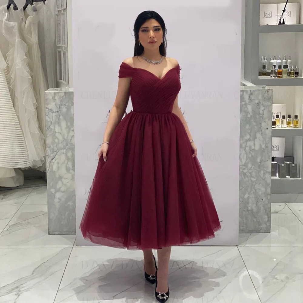 

Burgundy Tulle Prom Dresses 2025 Women V-Neck Off-Shoulder Simple Evening Gowns Tea-Length Pleat Puffy Sexy Formal Party Dress