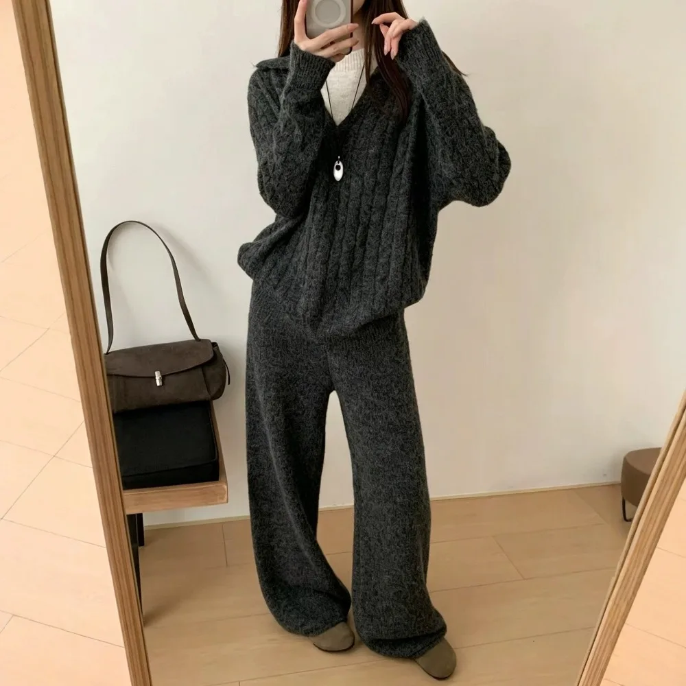 Wind Retro Twist Knitted Suit Women's Autumn and Winter Polo Collar Sweater Wide-leg Pants Two-piece Set Texture Unique Fashion