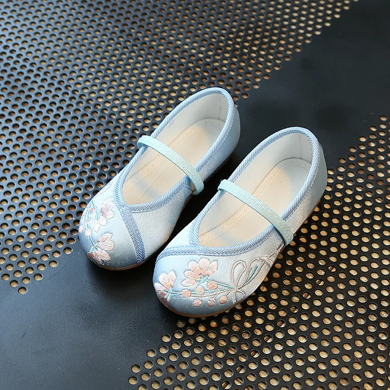 Costume Shoes for Girls Gorgeous Mary-Jane Ballet Pumps Comfortable Low Heel Round Toe Flats Floral Embroidery Shoes