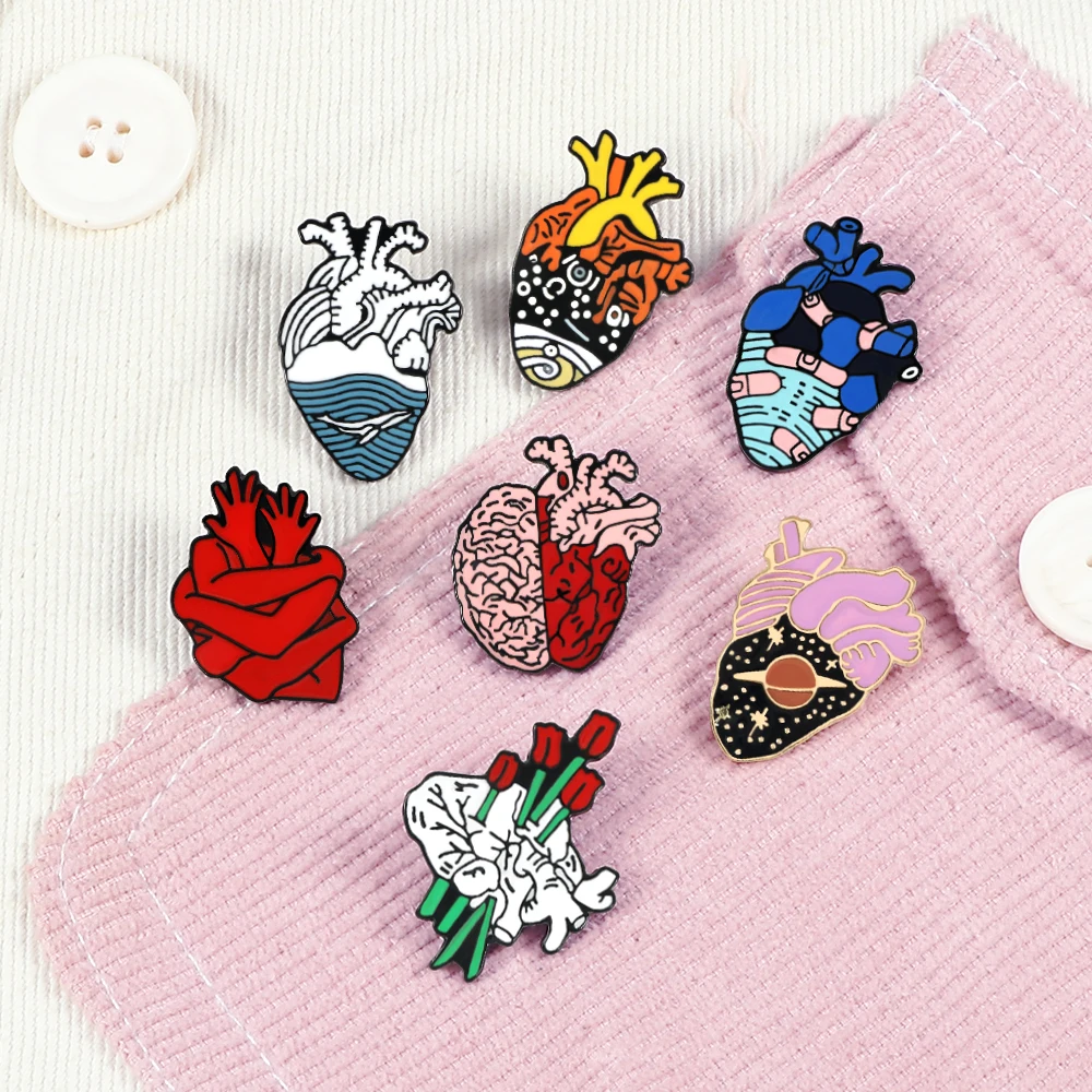 30 Styles Medical Enamel Brooch Syring Heart Stethoscope Pins for Nurse Doctor Cartoon Lovely Backpack Lapel Badge Jewelry Gifts