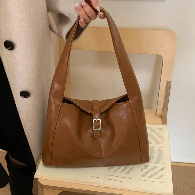 

2025 Autumn Winter Spacious Shoulder Bag, Minimalist Top Handle Purse for Women, Versatile Day-to-Night Crossbody, Textured