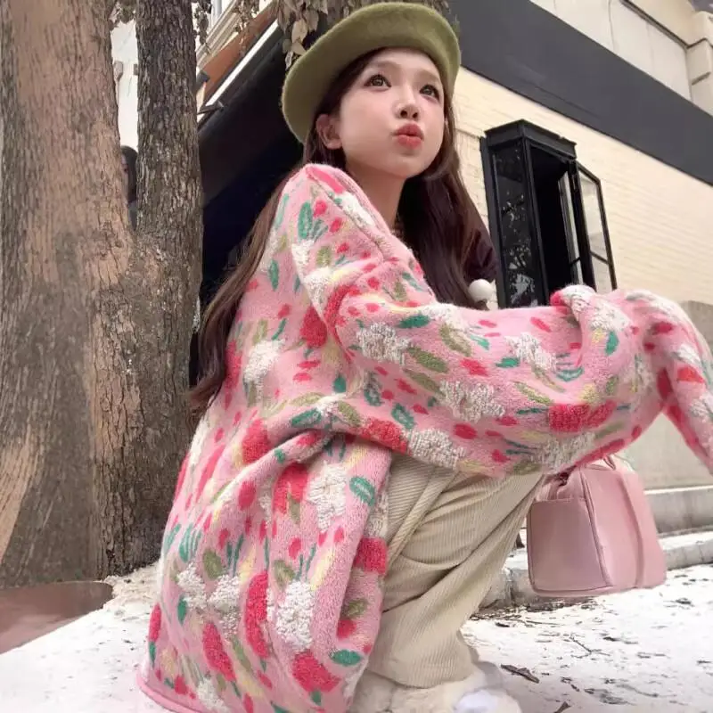Suéter rosa con flores tridimensionales para mujer, cárdigan de punto suave y pegajoso retro de nicho de estilo perezoso holgado para primavera y otoño ﻿