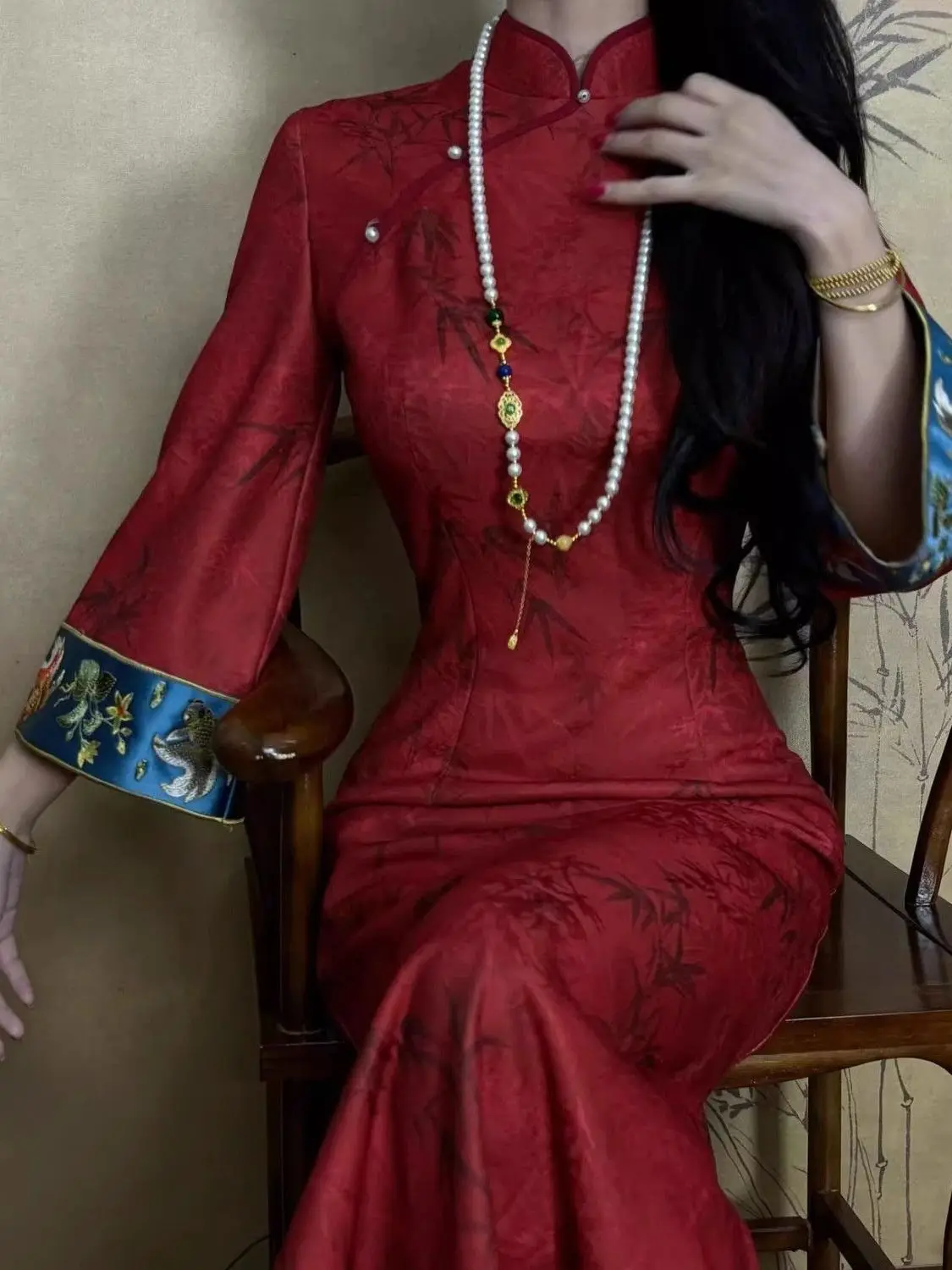 

Элегантное женское платье с вышивкой красными бамбуковыми листьями, приталенное, с цветочным узором, для прогулок по городу, А-силуэт, с завышенной талией