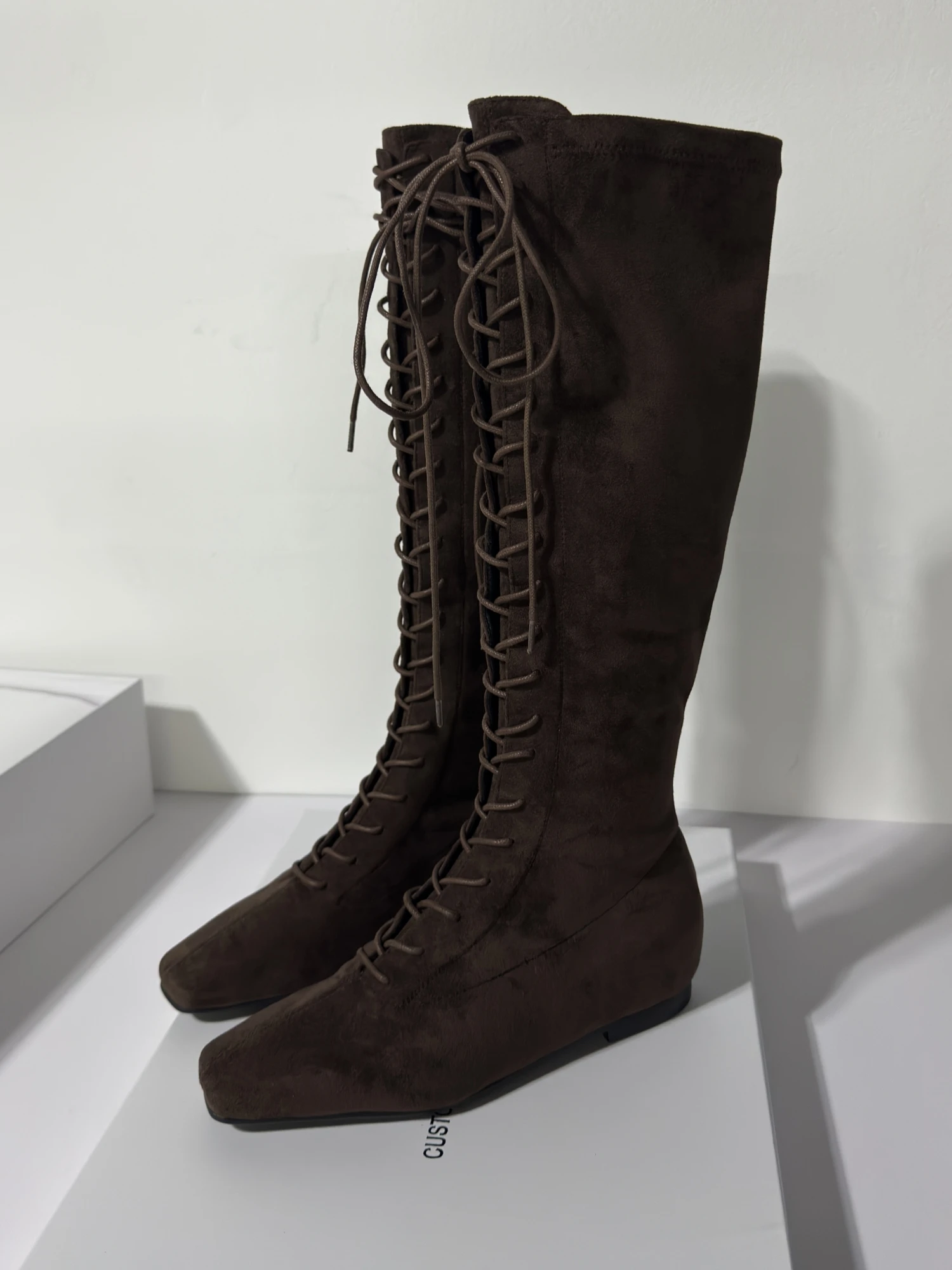 

Корейские высокие сапоги, женские модные ботинки на тонком эластичном высоком каблуке, увеличивающие внутреннюю часть, ботинки с квадратной головкой, перекрестные синие