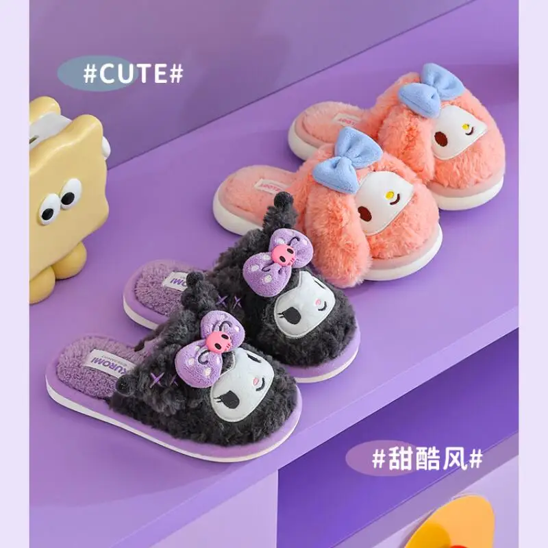 

Хлопковые тапочки Kuromi Kawaii для девочек, студенческие зимние домашние тапочки с героями мультфильмов, мягкие и теплые нескользящие детские плюшевые тапочки, новый стиль