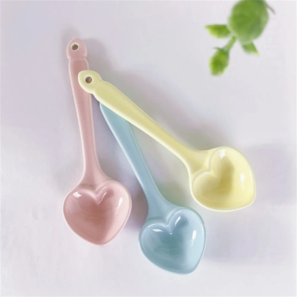 1PC Ceramic Spoon Creative Love Spoon Cute Pink Dessert Spoon Coffee Spoon Ice Cream Mixing Spoon Tableware Kitchen Gadgets