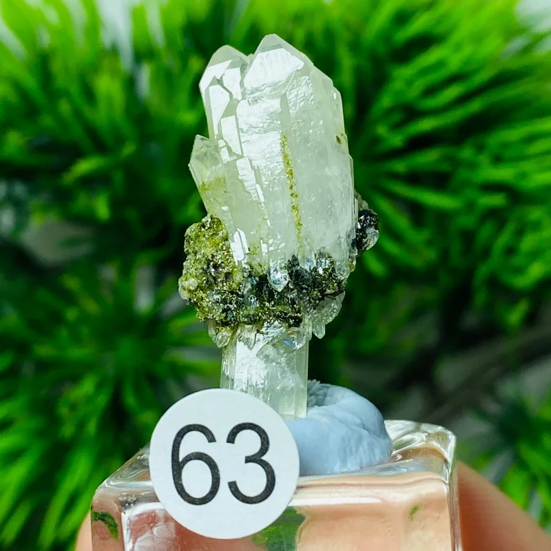 Natural Epidote Crystal Mineral Specimen White Energy Healing Stone for Chakras Witchcraft Decorations Home + Base
