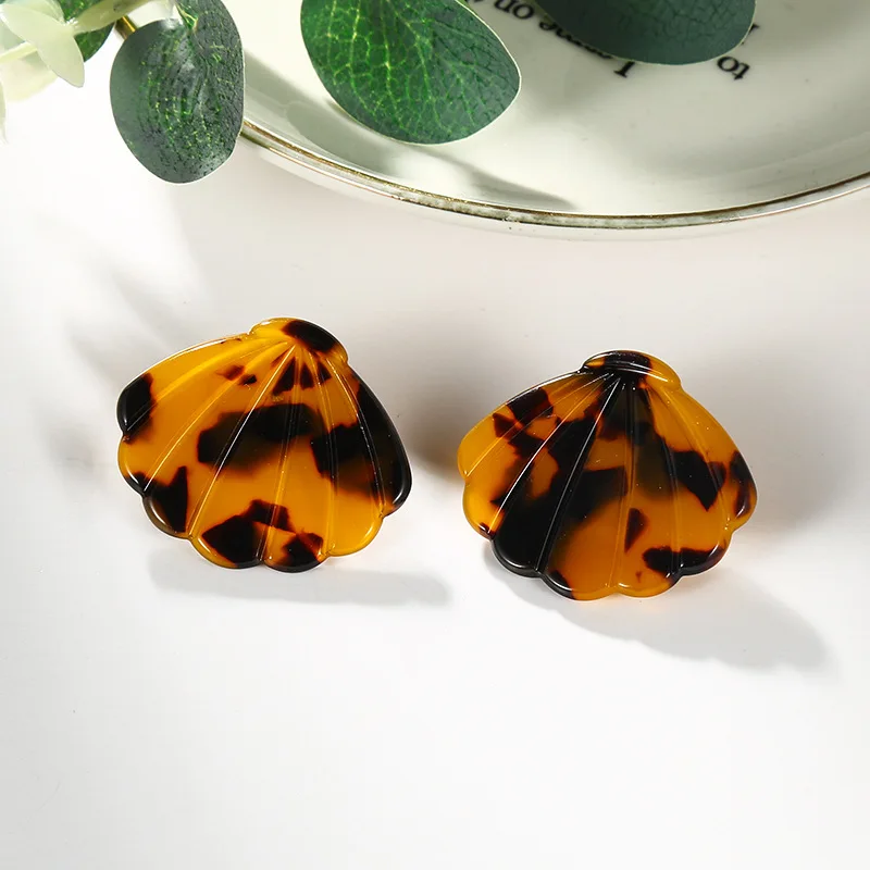 DIY accessories Vintage acrylic light luxury leopard print earrings female, niche personality shell seaside vacation atmosphere