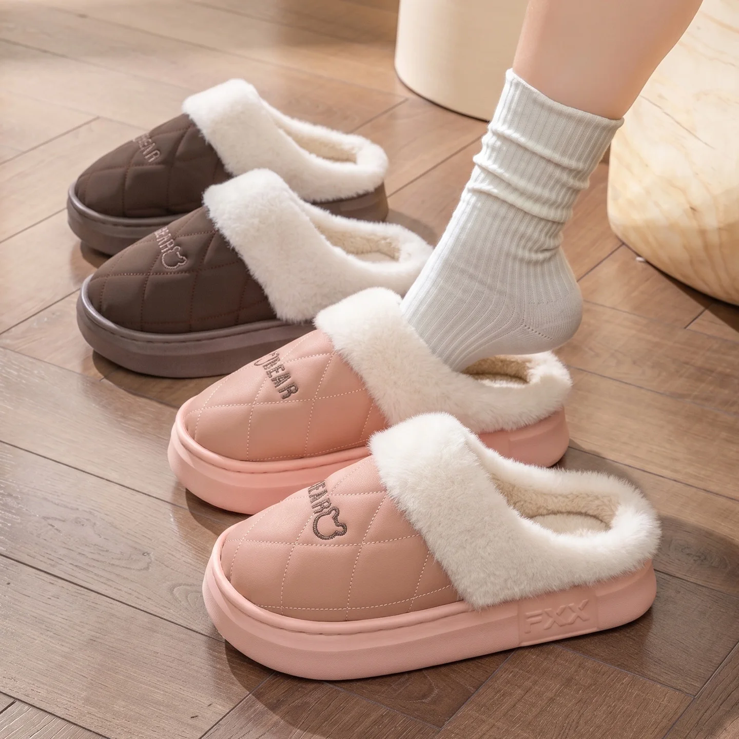 Unisex Winter Warme Plüsch-Hausschuhe für Damen und Herren, niedliche Bären-Stepphausschuhe mit Plateausohle, wasserdicht, rutschfest, für drinnen und draußen, Mules – Detail 5