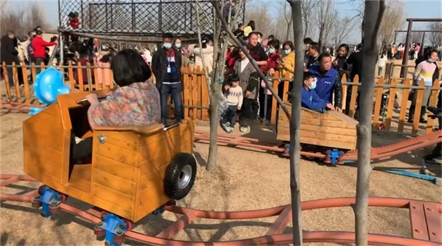 Parent-child Interaction Amusement Park Equipment Kids Small Roller Electric Climbing Car Mini Shuttle Ride for Sale