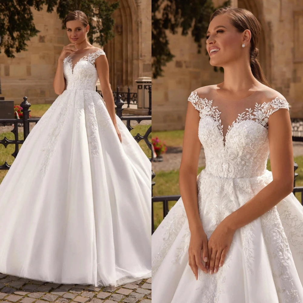 사용자 정의 흰색 새틴 웨딩 드레스 섹시한 v-목 고품질 신부 파티 절묘한 아플리케 기질 신부 가운