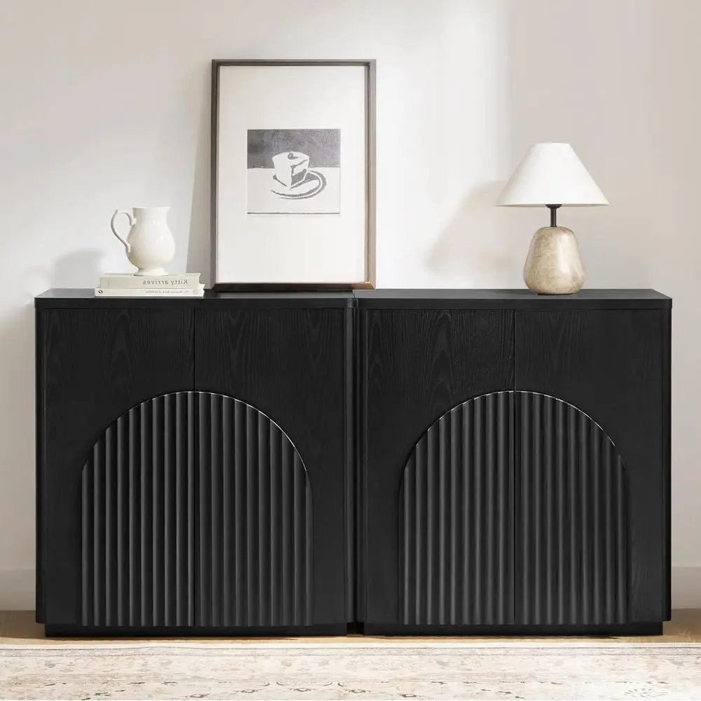 

Компактный черный шкаф для хранения вещей с дверцами и полками, идеально подходит для гостиной, бара или кухни.