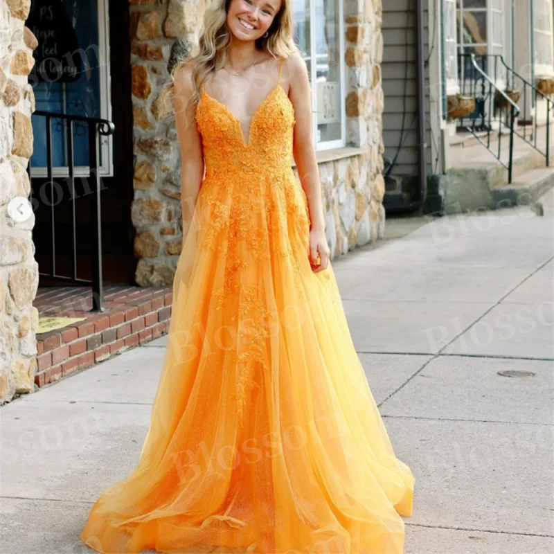 Exquisite tulle V-neck Evening gown Decal Halter Sleeveless Graduation gown floor-length PROM dress