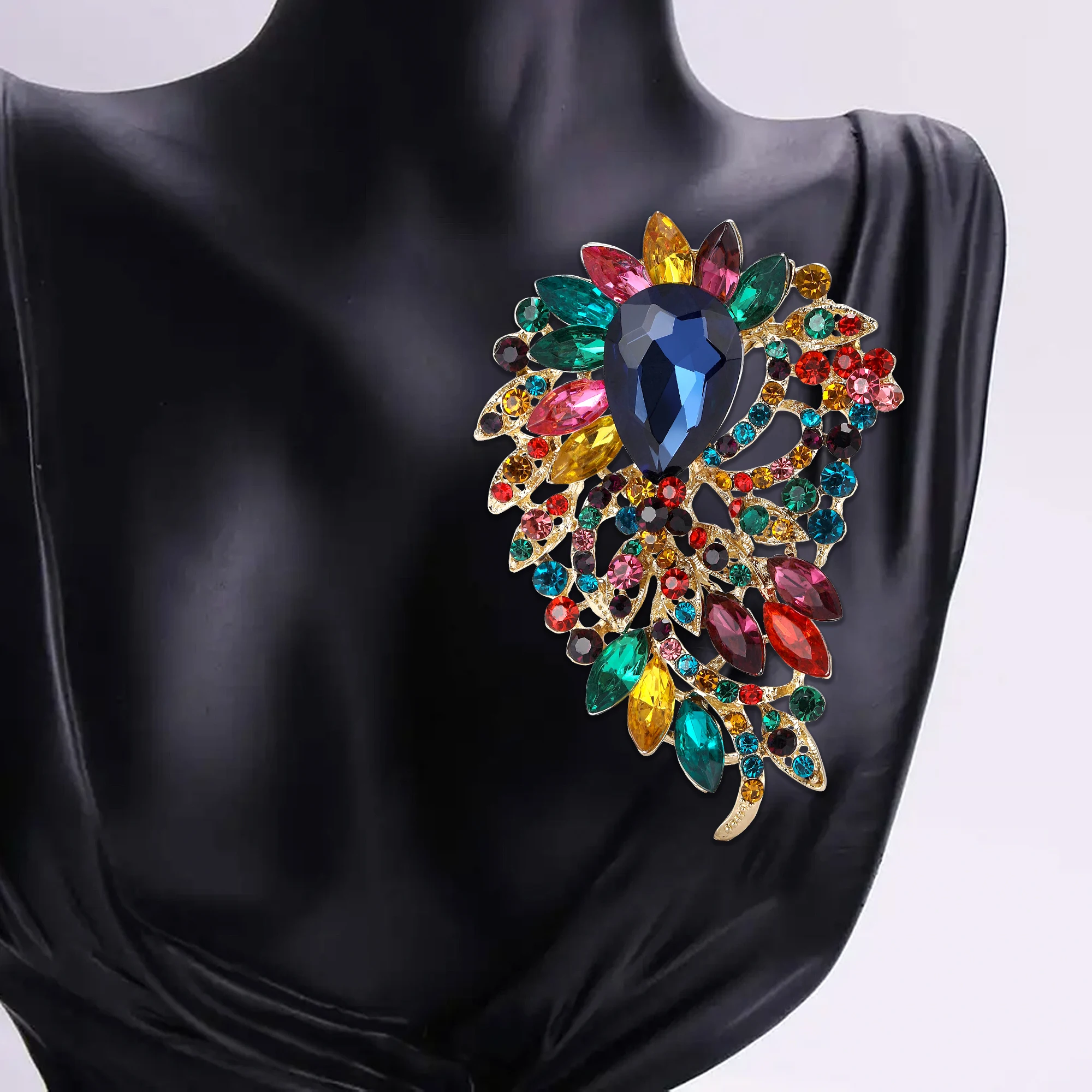 Beaut&Berry Trendy Rhinestones Leaf Brooches for Women Unisex Gem Pins Casual Party Jewelry Accessories Gift Decoration