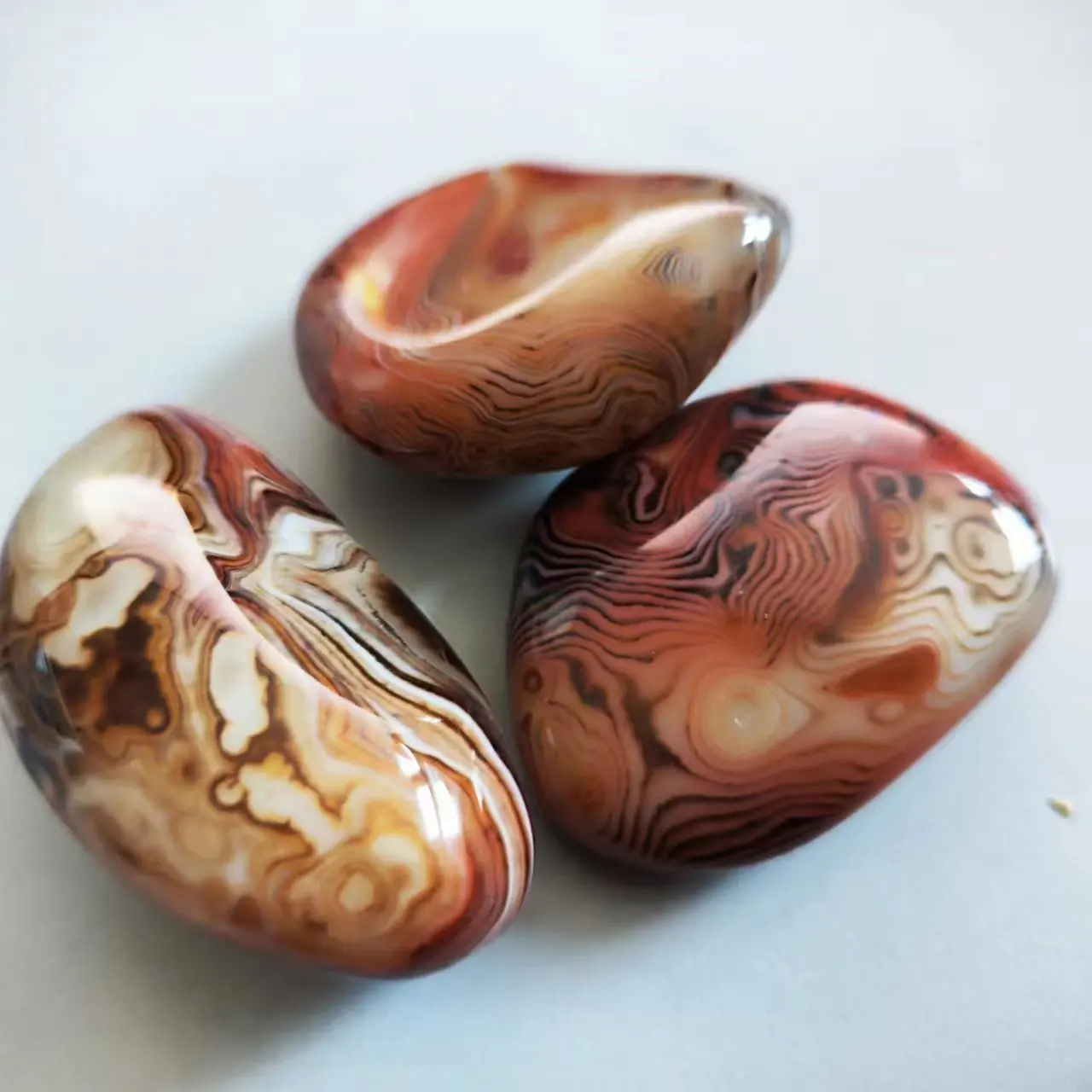 Natural Decor Stone Sardonyx Banded Agate Stone Madagascar Good Luck Raw Gemstone Body Heathy Specimen Beautiful Collection Gift
