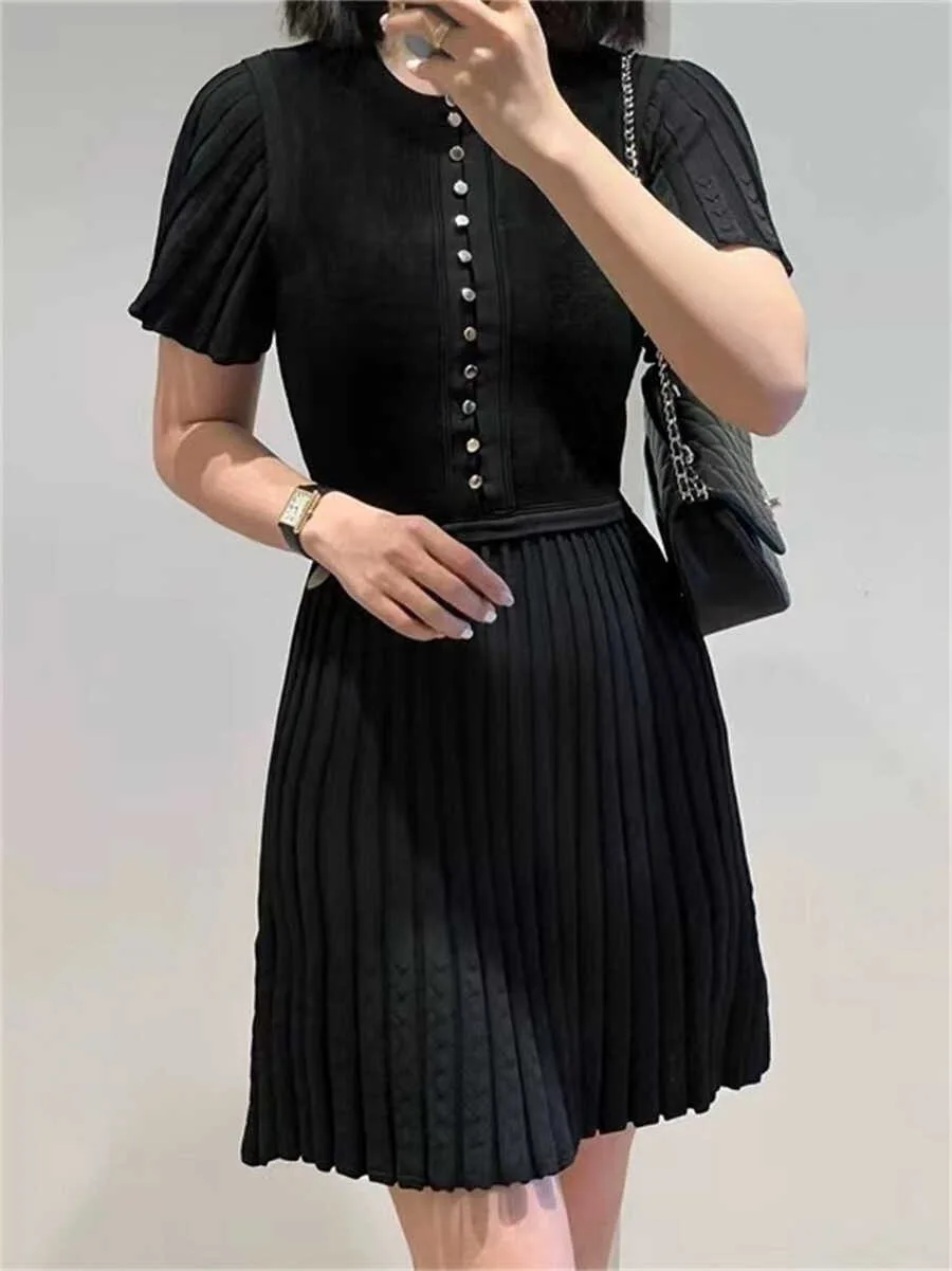 Women Black Knitted Dress Pleated Spliced O-Neck Short Sleeve Front Buttons Solid Color Slim Summer 2024 Mini Robe