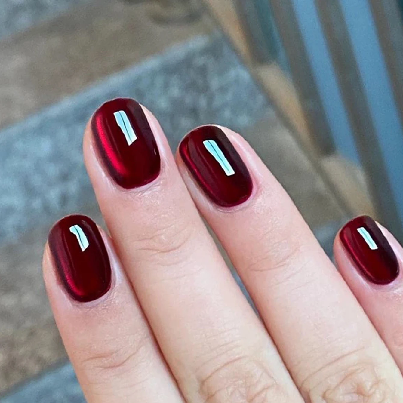 

12ML Red Glass Bead Cat Magnetic Gel Nail Polish for Autumn Winter Christmas Halloween Nail Supplies