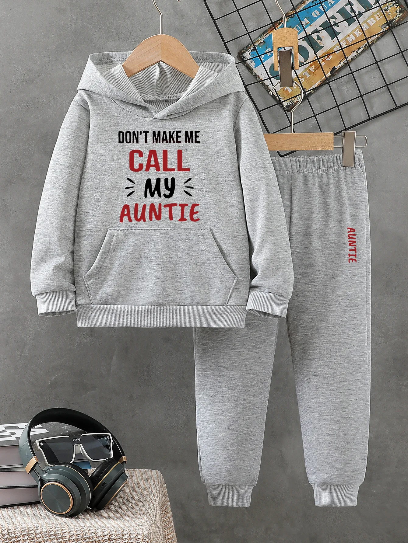 2-Piece Funny Hoodie and Jogging Pants Set for Boys - Grey/White CasualSportswearwithPockets Perfect Match for PlayandWinterWear