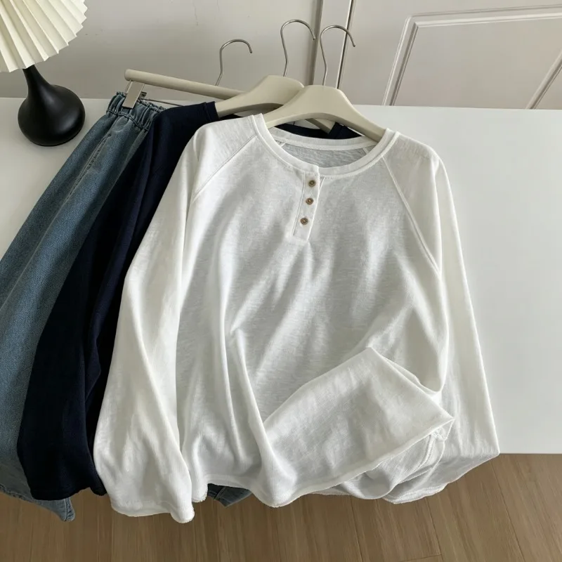 Damen-T-Shirt mit langen Ärmeln, schlichtes Design, für Herbst und Winter, einfarbig, locker geschnitten, lässiger Stil, Knopfleiste, Raglanärmel, weich, vielseitig, für den täglichen Gebrauch. – Detail 5