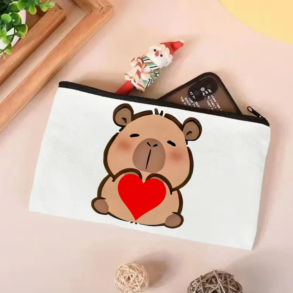 حقيبة كتف قماشية عصرية كابيبارا نمط القلب حقيبة اليوغا قابلة لإعادة الاستخدام صديقة للبيئة كيس الصالة الرياضية مثالية للتنقل في مكتب اليوغا