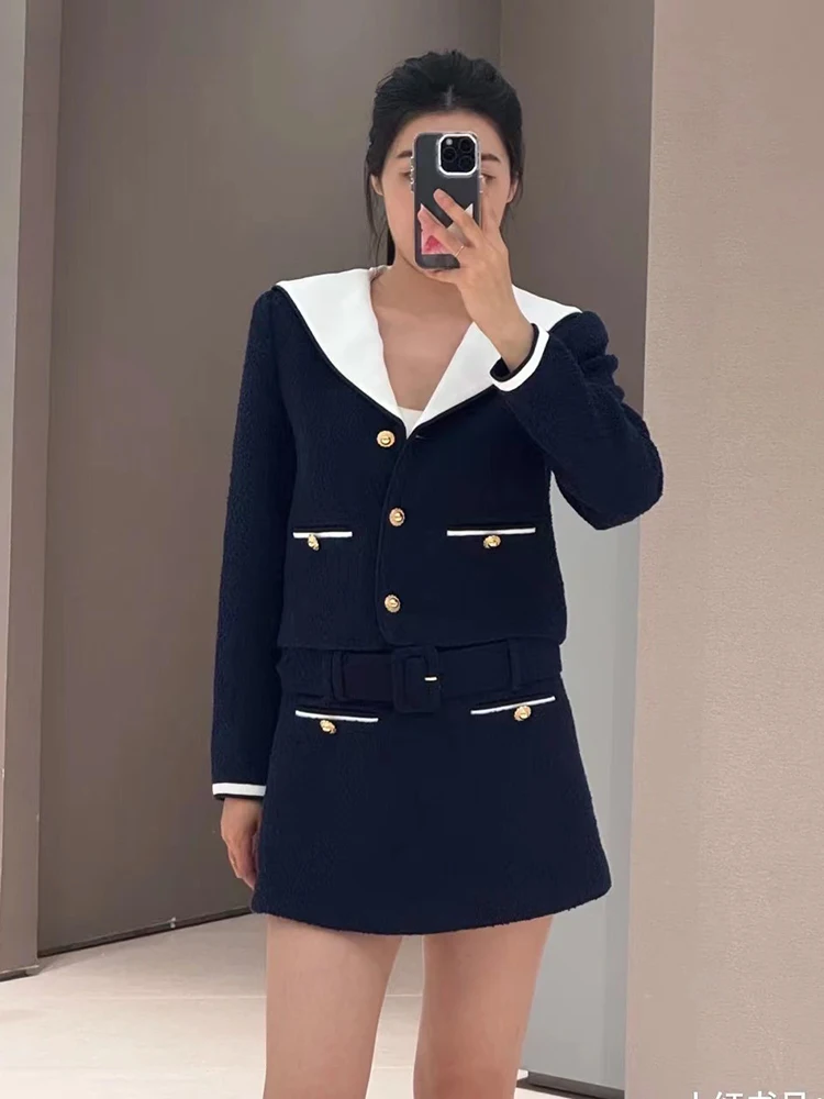 2026 Autumn/Winter new elegant and fashionable tweed women's set, white lapel long-sleeved coat + high-waisted shorts