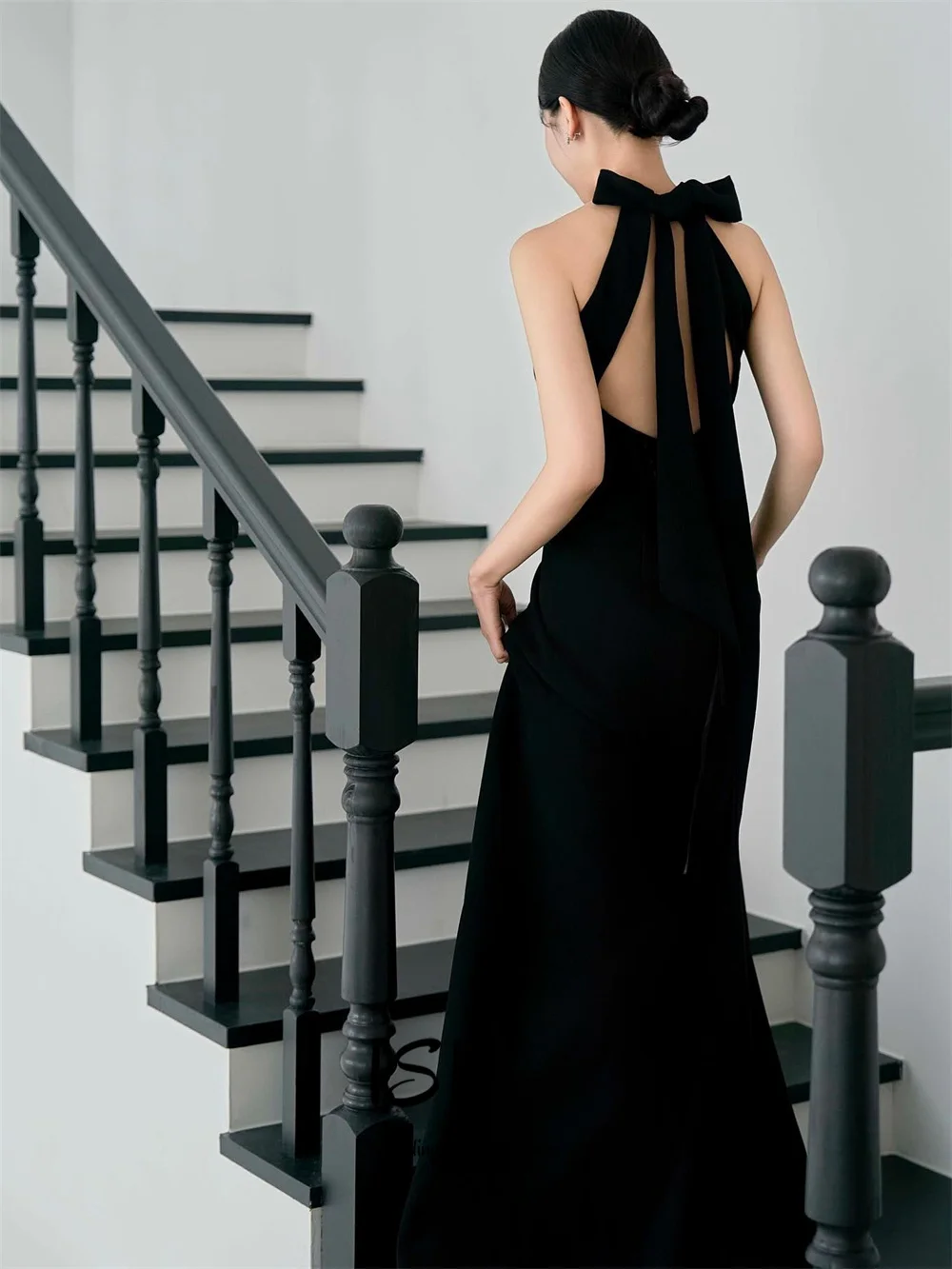 ISI Elegant Black A-line Banquet Gown Korea Photoshot Halter Sleeveless Floor Length Evening Gown Dress Customized 웨딩드레스
