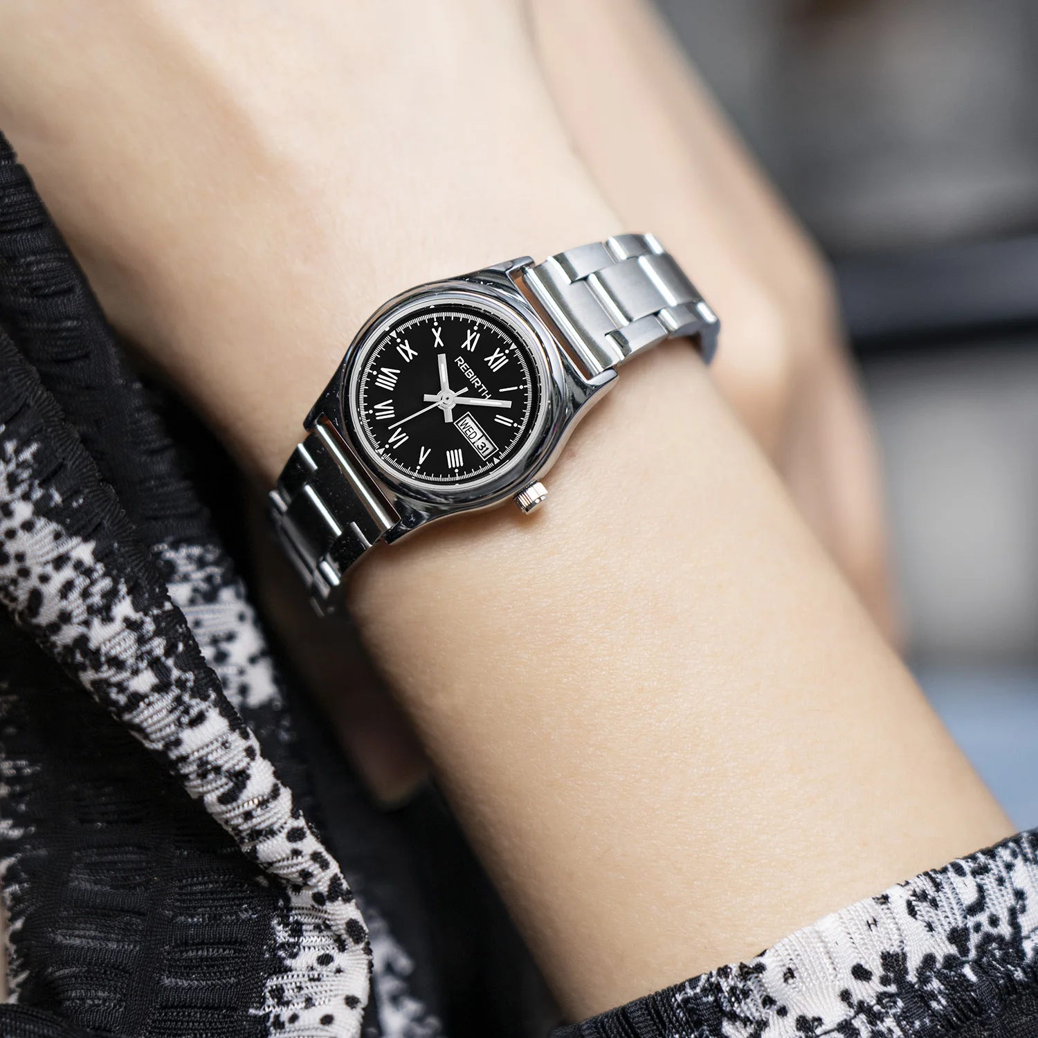 ساعة بسوار فولاذية بسيطة للنساء ، علامة تجارية ولادة جديدة ، أزياء شخصية ، تاريخ اليوم ، ساعة نسائية