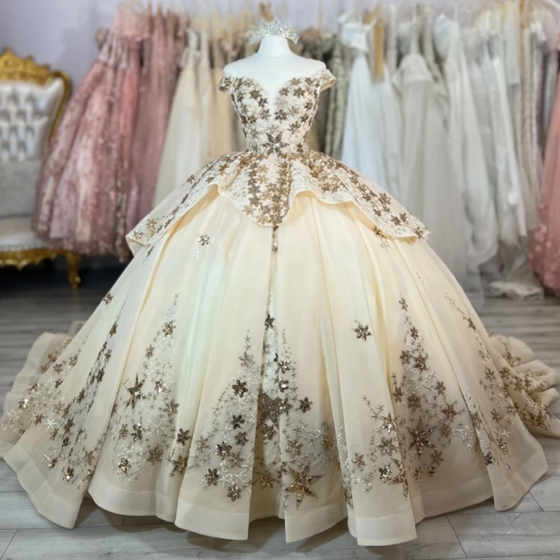 

Khaki Shiny Ball Gown Quinceanera Dresses Off The Shoulder Gold Applique Beads Tull Party Birthday Sweet 16 Dress Vestidos 15