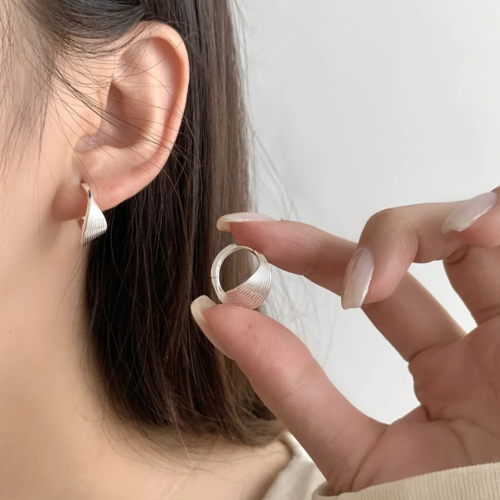 Polished 925 Sterling Silver Textured Twisted Tapered Huggie Hoop Earrings For Women Simple Trendy Statement Earring Party Gift