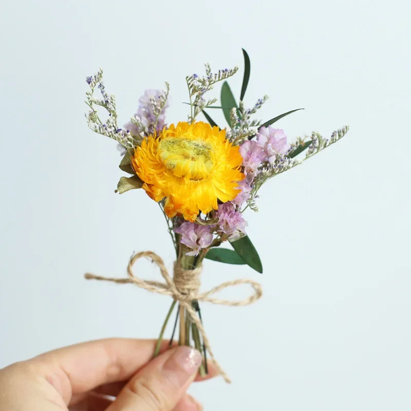 Wedding Gifts for Guests Mini Dried Flower Bouquet with Starry Roses for Home Decor